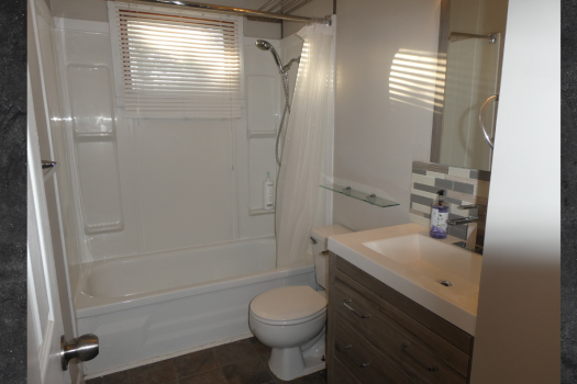 5 Bedroom Home in Warman