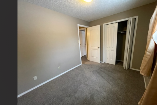 2 Bed Basement Suite in 4 Plex in Warman