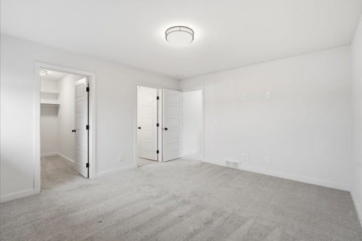 Lovely New Build Main Floor in Brighton