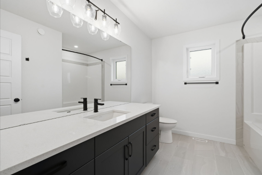 Lovely New Build Main Floor in Brighton