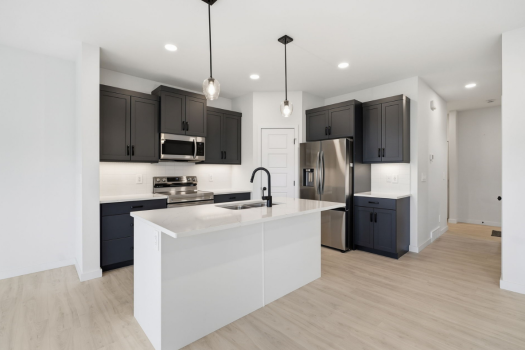 Lovely New Build Main Floor in Brighton