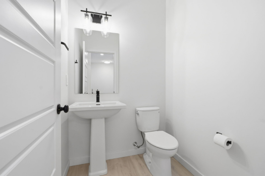 Lovely New Build Main Floor in Brighton