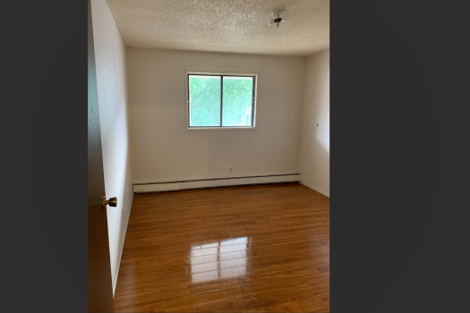 Large 2 Bedroom Suite in Meadowgreen