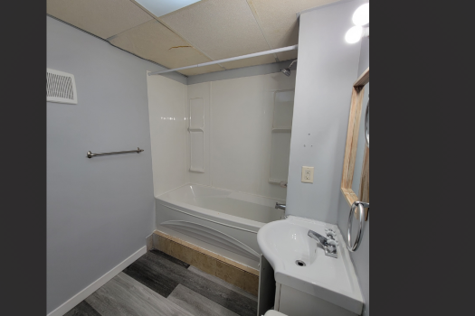 2 Bedroom Basement Suite Mayfair