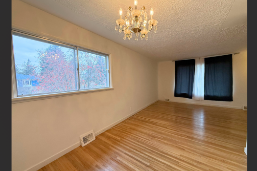 3 Bedroom Main Floor – Great Location!