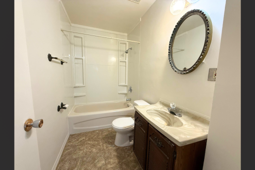 3 Bedroom Main Floor – Great Location!