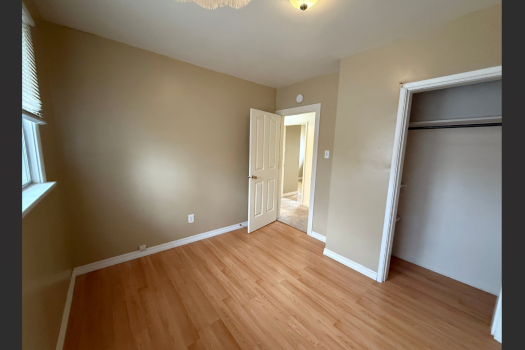 3 Bedroom Main Floor – Great Location!