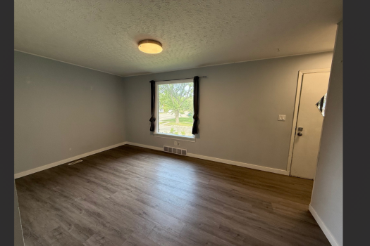 4 bedroom home just off Broadway