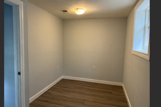 4 bedroom home just off Broadway